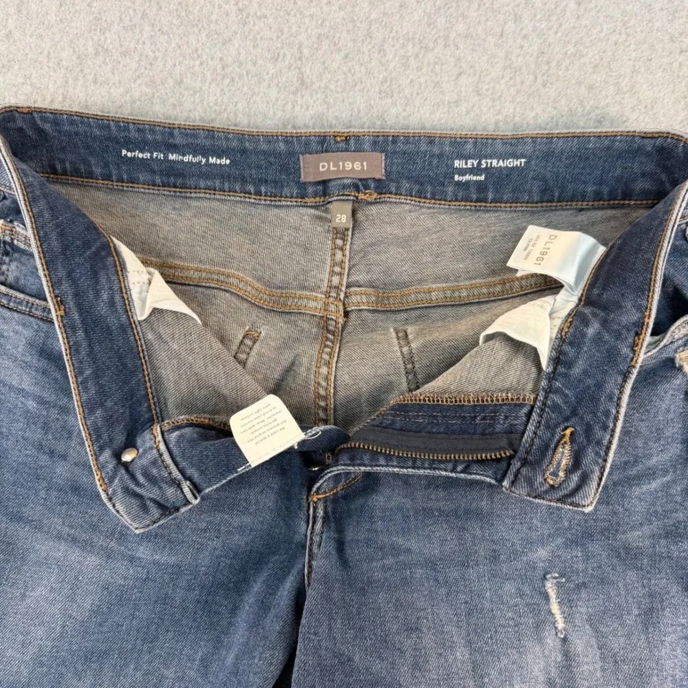 DL1961 Riley Straight Boyfriend Jeans Blue Adams Distressed 12285 Womens Size 28